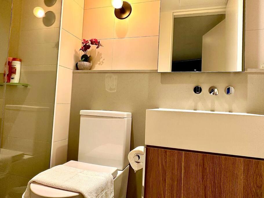 Highrise View 1king1queen 2baths Apartment *