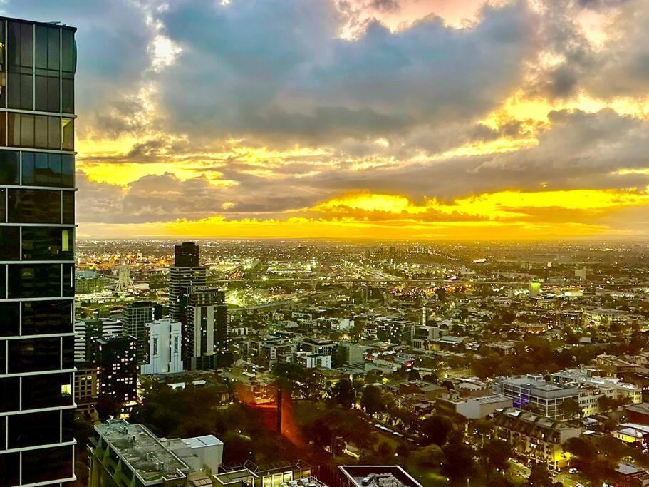Highrise View 1king1queen 2baths