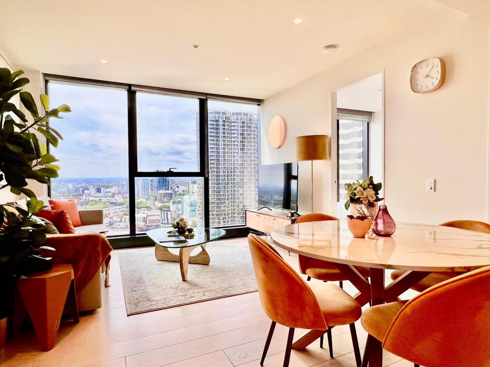 Highrise View 1king1queen 2baths *
